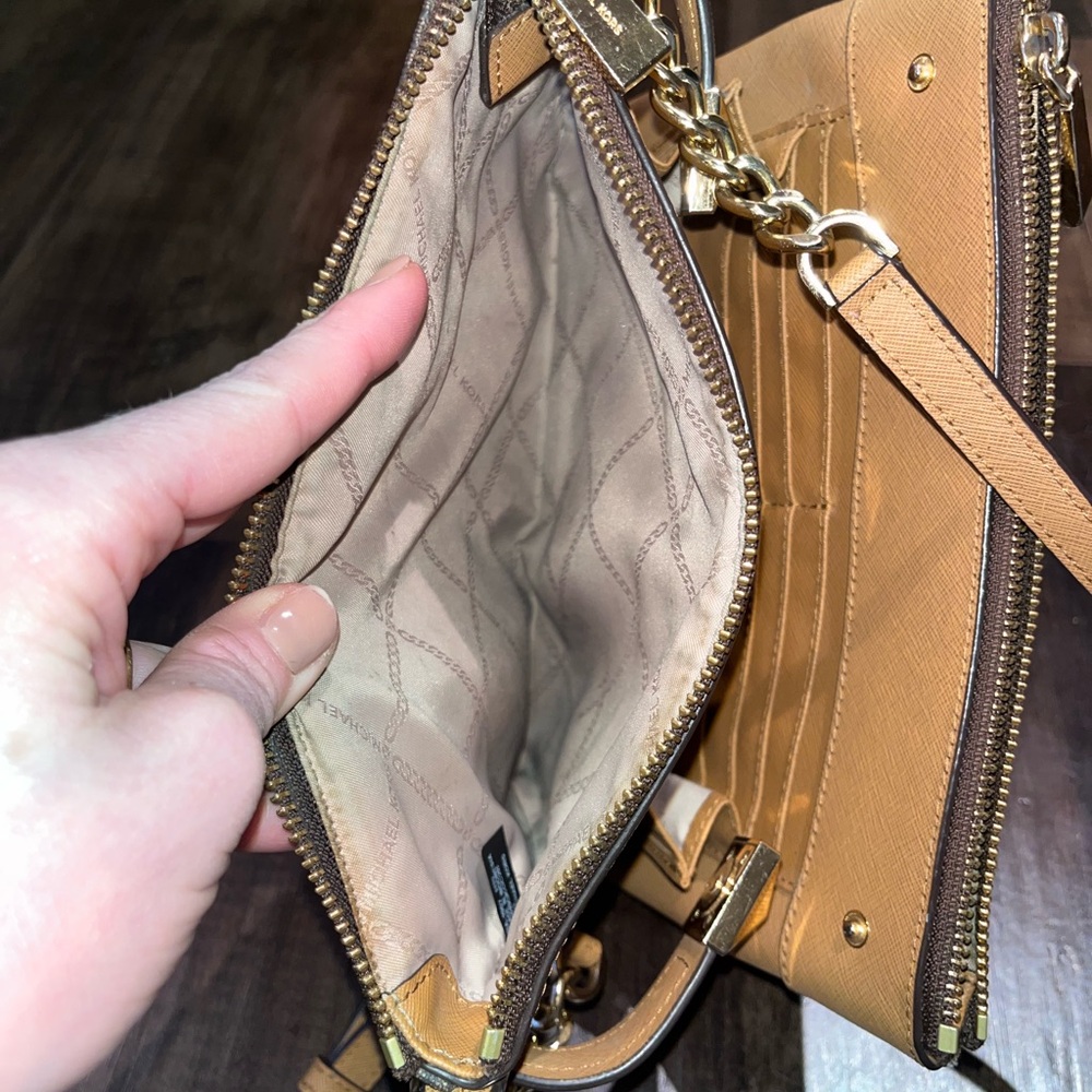 Michael Kors Karla Brown/Acorn/Gold Leather East West Crossbody - Picture 9 of 14